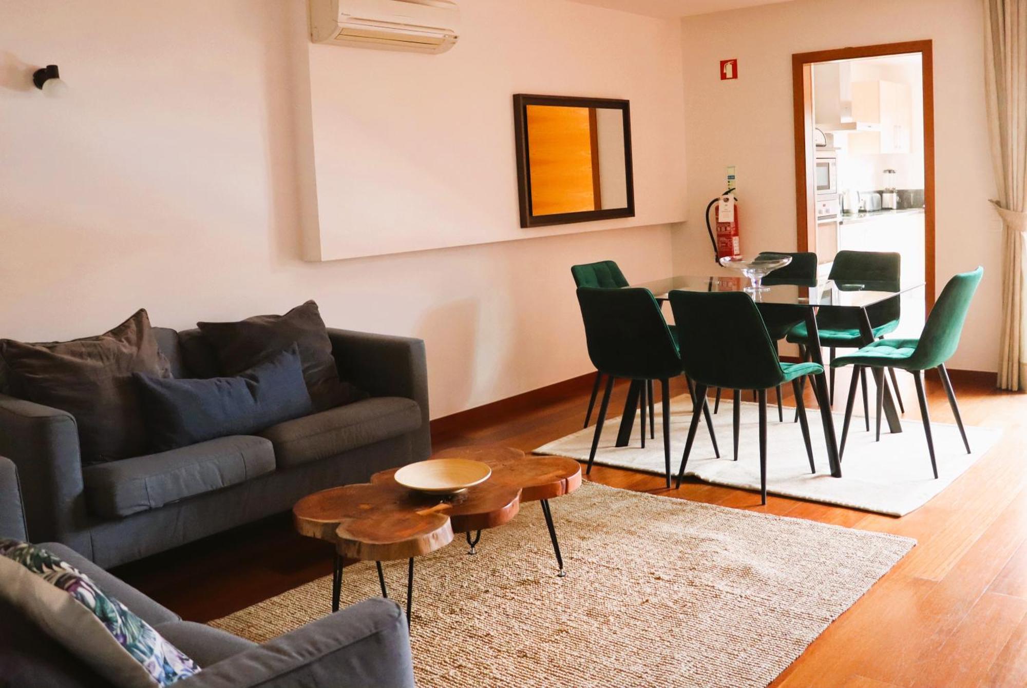 Luxury 3-Bedroom Apartment At High-End Senhora da Luz מראה חיצוני תמונה
