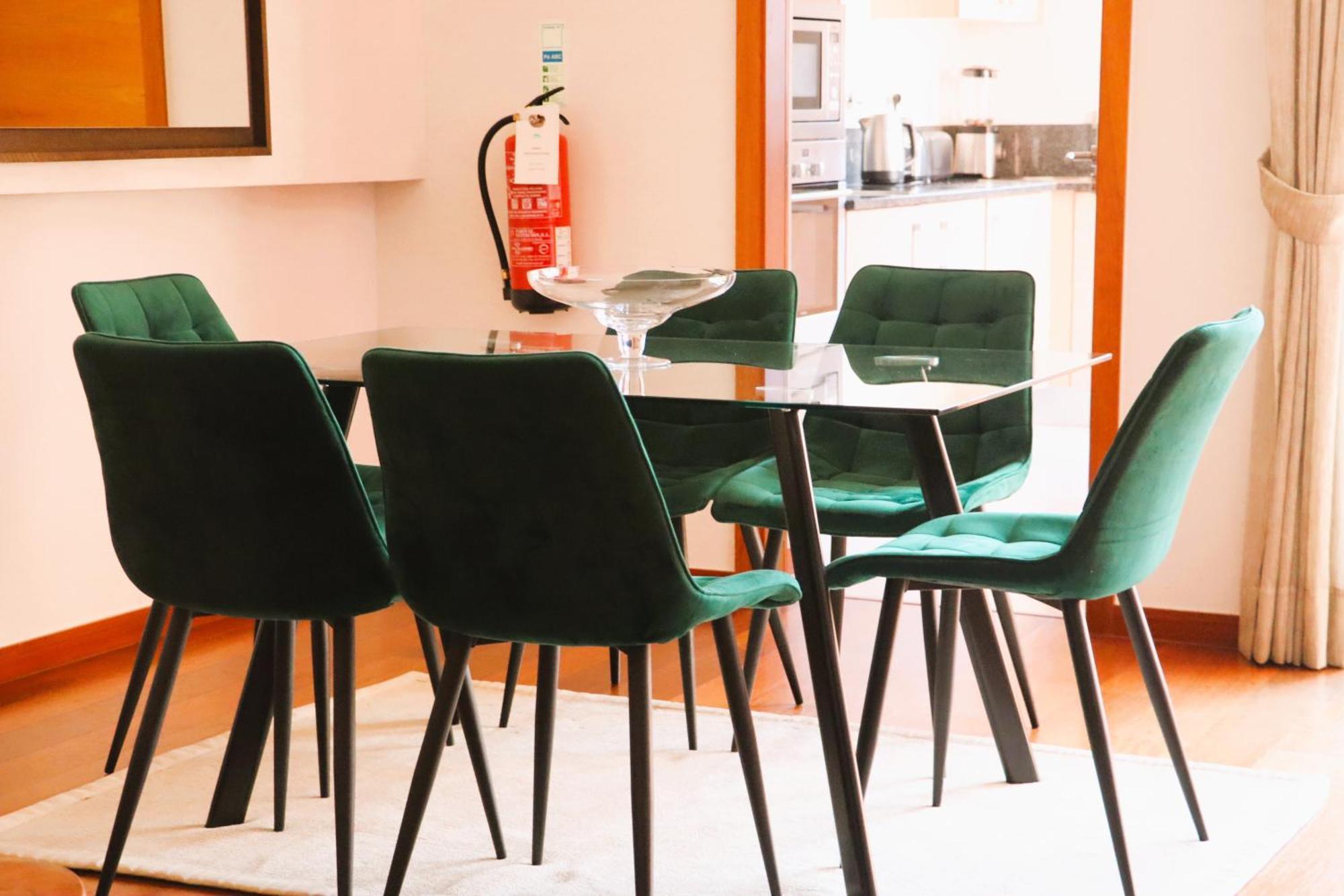Luxury 3-Bedroom Apartment At High-End Senhora da Luz מראה חיצוני תמונה