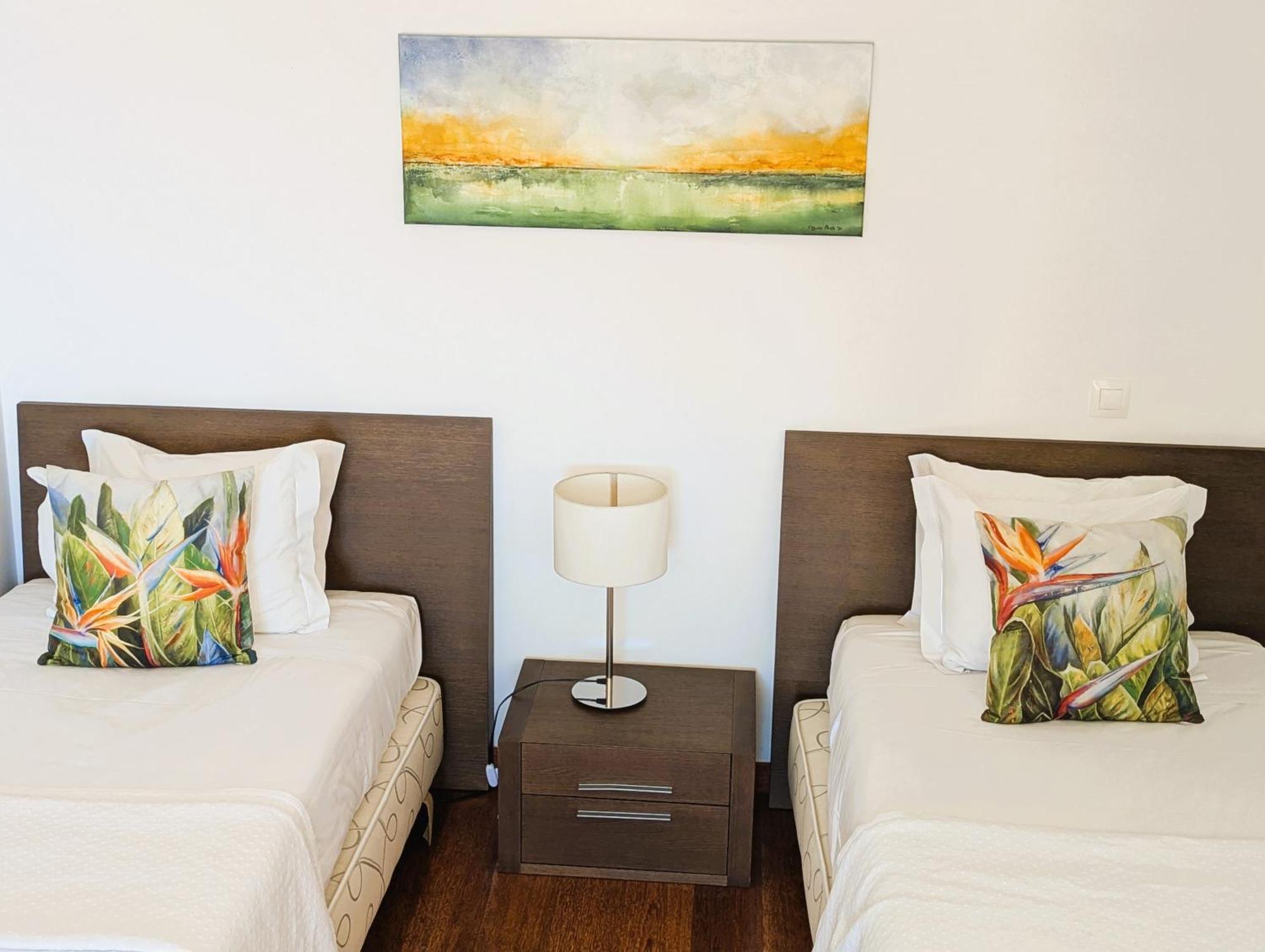 Luxury 3-Bedroom Apartment At High-End Senhora da Luz מראה חיצוני תמונה