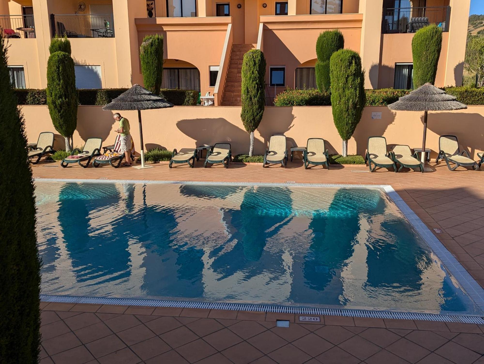 Luxury 3-Bedroom Apartment At High-End Senhora da Luz מראה חיצוני תמונה