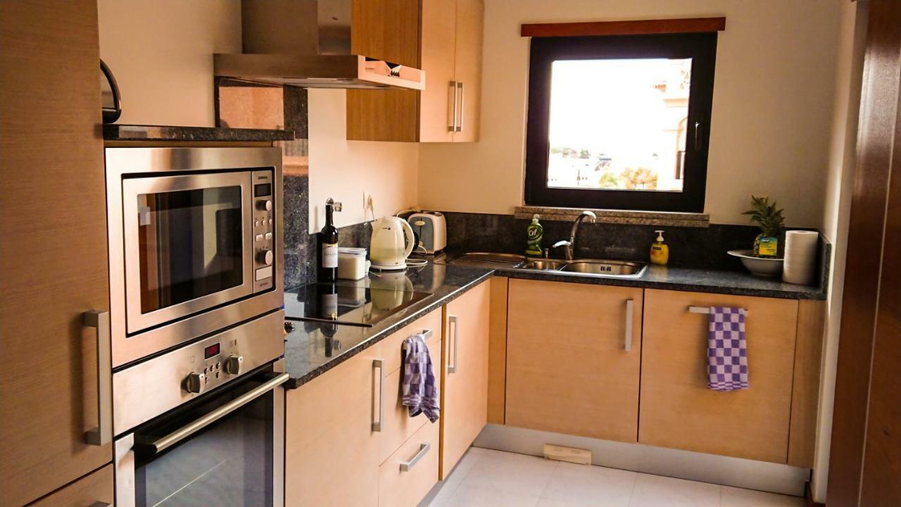 Luxury 3-Bedroom Apartment At High-End Senhora da Luz מראה חיצוני תמונה