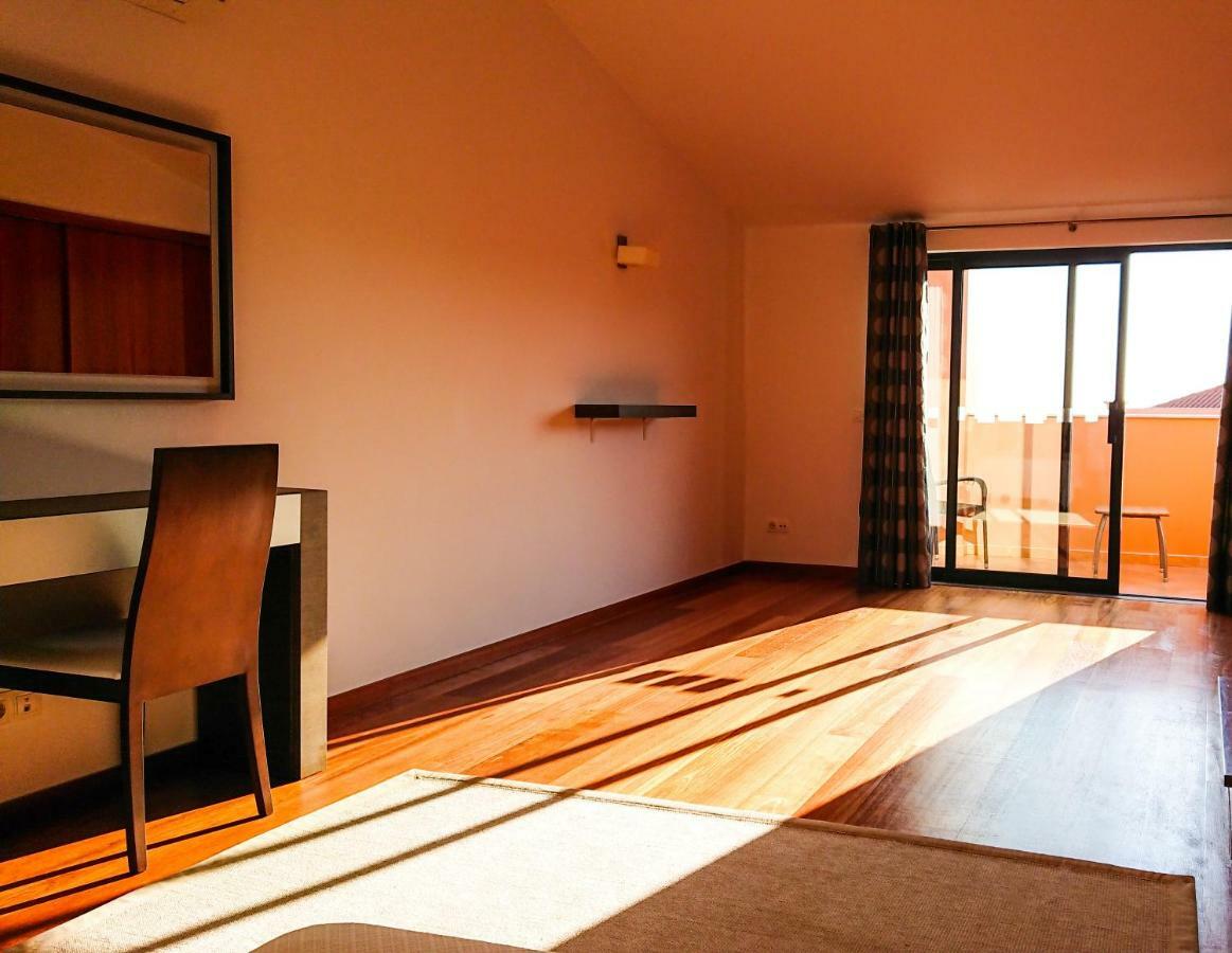 Luxury 3-Bedroom Apartment At High-End Senhora da Luz מראה חיצוני תמונה