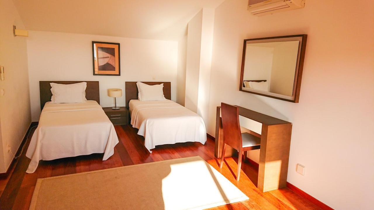 Luxury 3-Bedroom Apartment At High-End Senhora da Luz מראה חיצוני תמונה